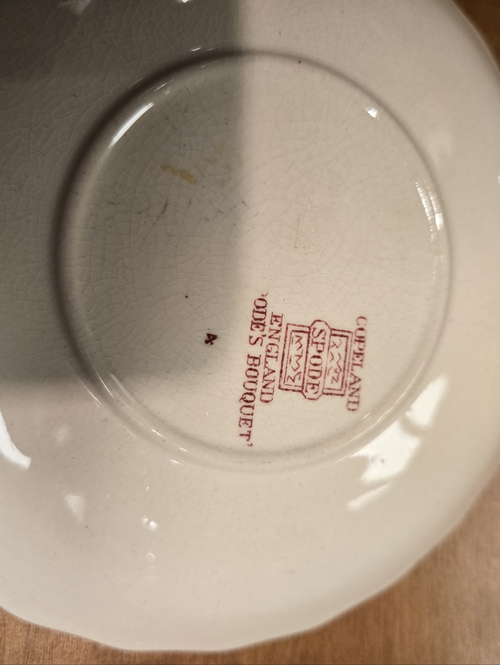 Spode:Floral Scalloped Teacup and Saucer Set - Picture 4 of 5